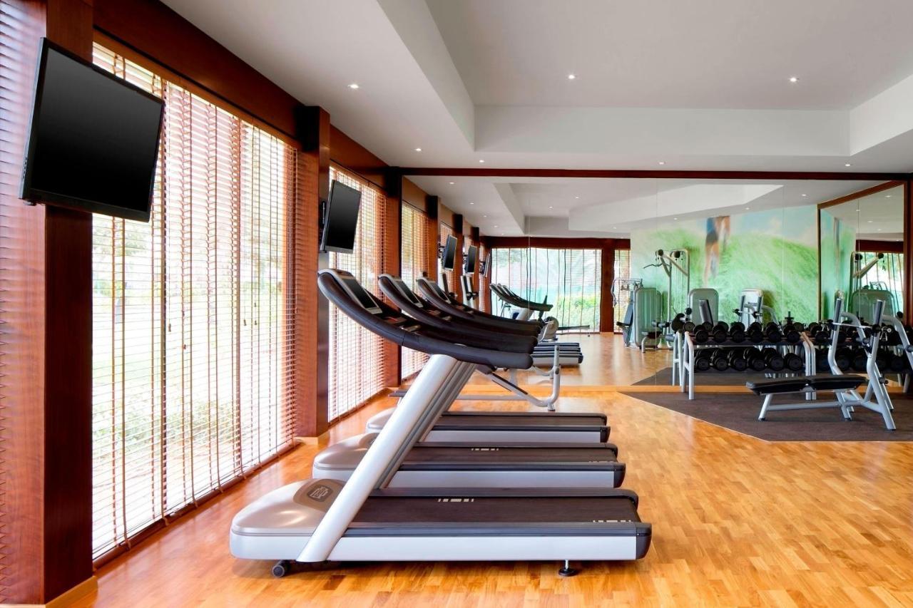 The Westin Abu Dhabi Golf Resort&Spa Exterior foto The gym at the hotel