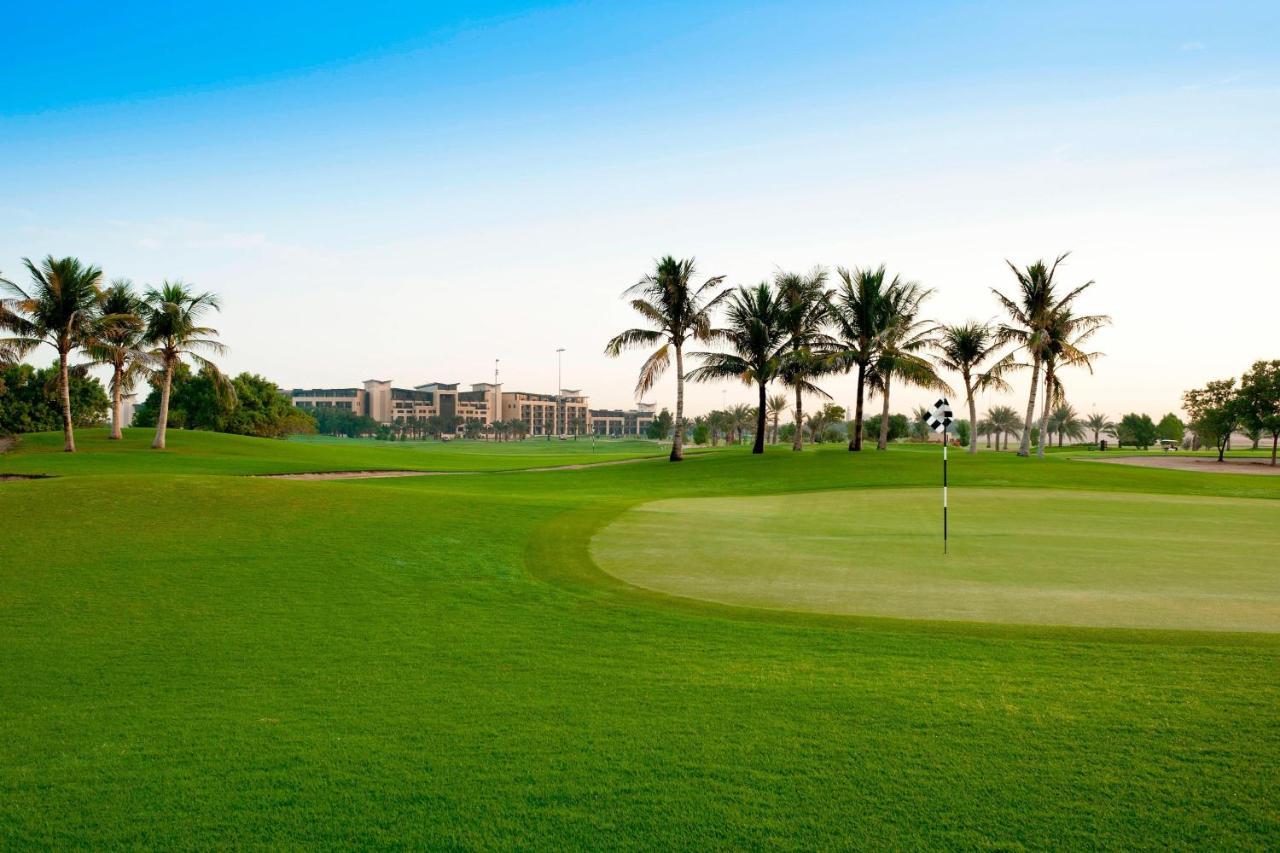 The Westin Abu Dhabi Golf Resort&Spa Exterior foto Golf course at Jumeirah Islands